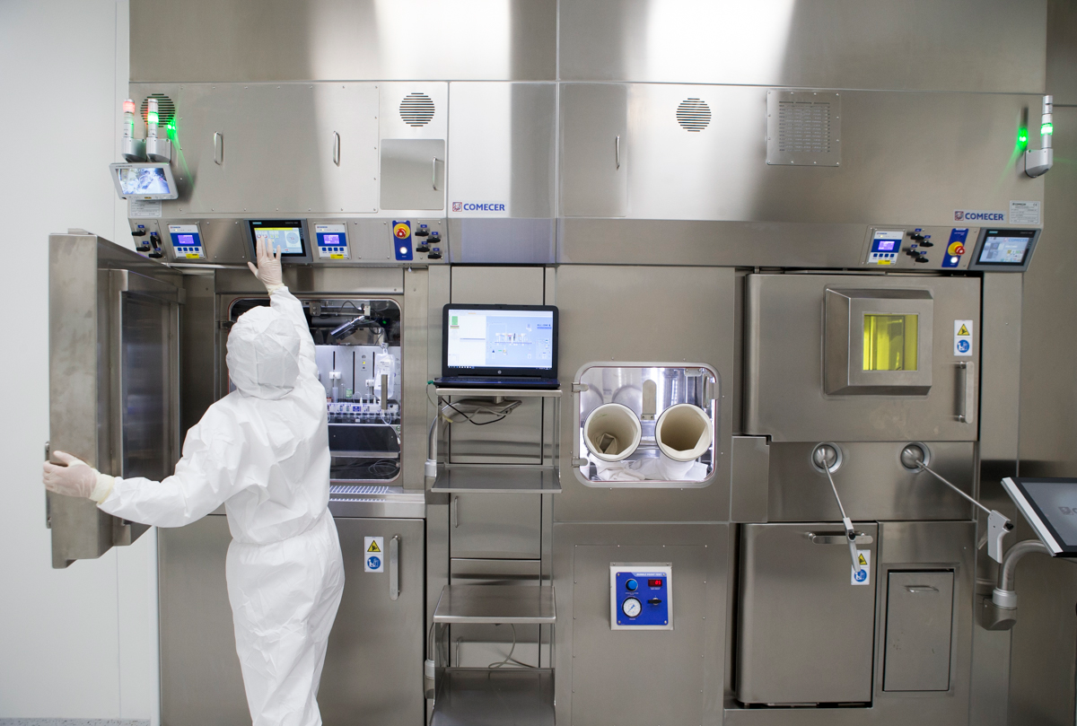 Specialist operating pharmaceutical synthesis module